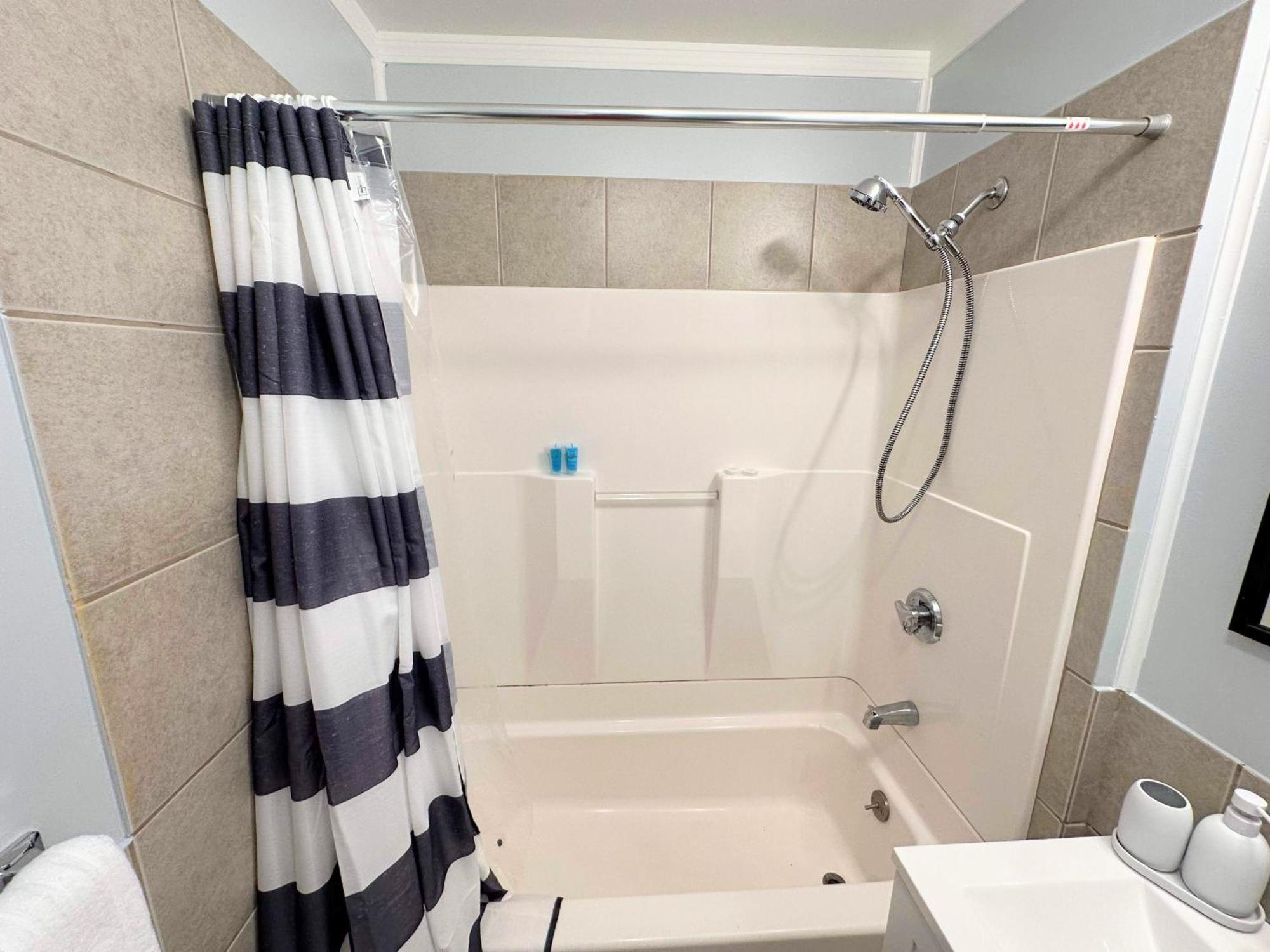 Like 4-Star Hotel, But Cheaper! 波塔基特 外观 照片